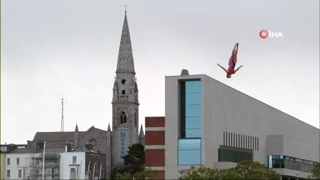 Red Bull Cliff Diving Portekiz'de nefesleri kesti Red Bull Cliff Diving Portekiz'de nefesleri kesti