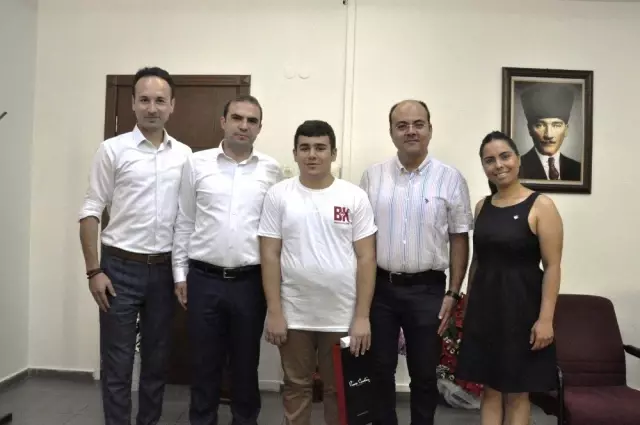 Türkiye 1.'sinden Başkan Özcan'a ziyaret Türkiye 1.'sinden Başkan Özcan'a ziyaret