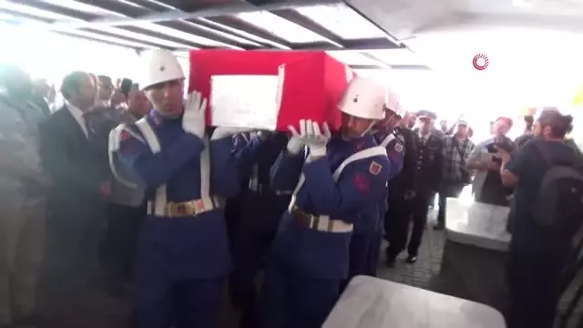 Yalova şehidini son yolculuğuna uğurladı Yalova şehidini son yolculuğuna uğurladı