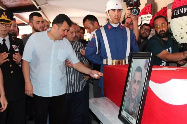 Yalova şehidini uğurladı Yalova şehidini uğurladı