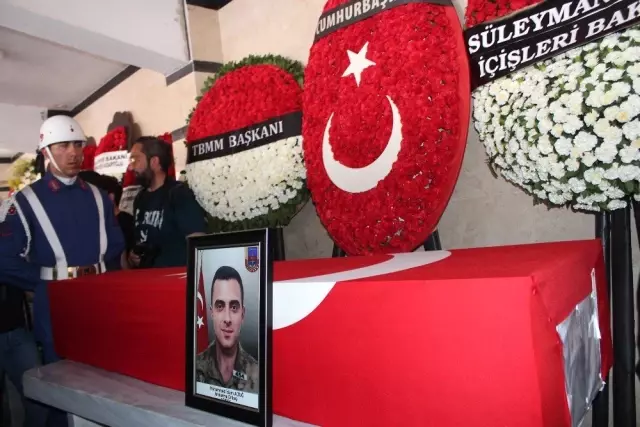 Yalova şehidini uğurladı Yalova şehidini uğurladı
