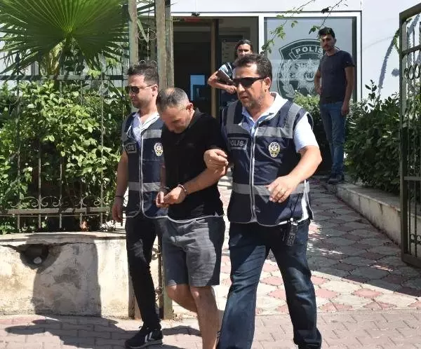 20 yıl kesinleşmiş hapis cezası olan adam, iki turisti yardım bahanesiyle 60 bin lira dolandırdı