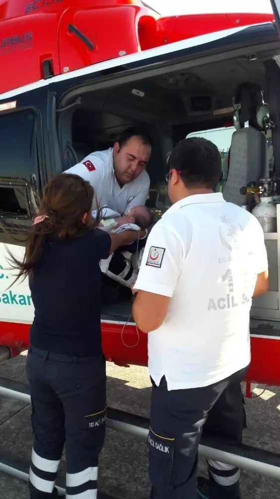 Yeni doğan bebek helikopter ambulansla Denizli�ye sevk