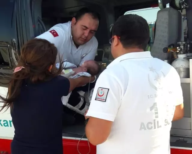 Yeni doğan bebek helikopter ambulansla Denizli�ye sevk edildi Haberler