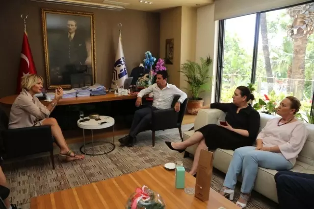 Ayşe Arman ve Başkan Aras 'İyilik'te buluşuyor Ayşe Arman ve Başkan Aras 'İyilik'te buluşuyor