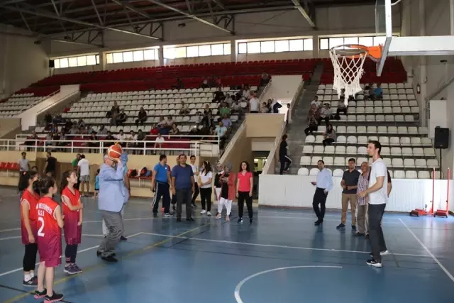 Bafra Belediyesi Yaz Spor Okullarına coşkulu açılış Bafra Belediyesi Yaz Spor Okullarına coşkulu açılış