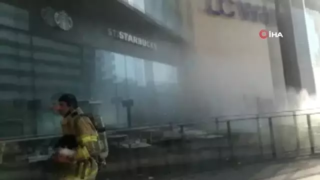 Bursa'da AVM'de korkutan yangın