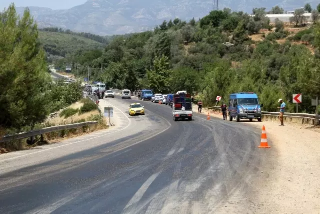 Domates yüklü tır köprüden uçtu: 1 ölü Domates yüklü tır köprüden uçtu: 1 ölü
