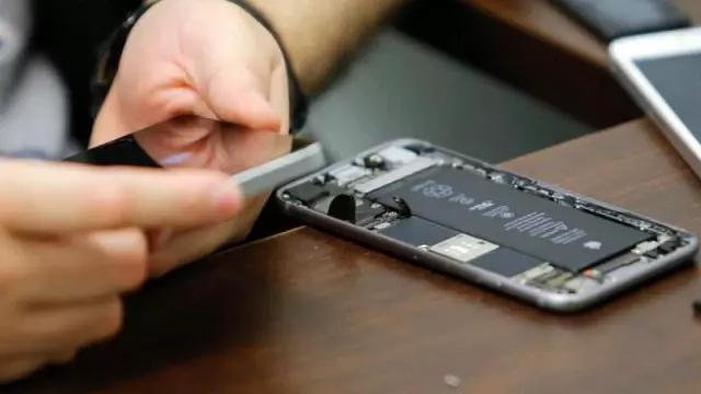 Hackerler dünya genelinde 20 üst düzey asker ve siyasinin cep telefonuna sızdı