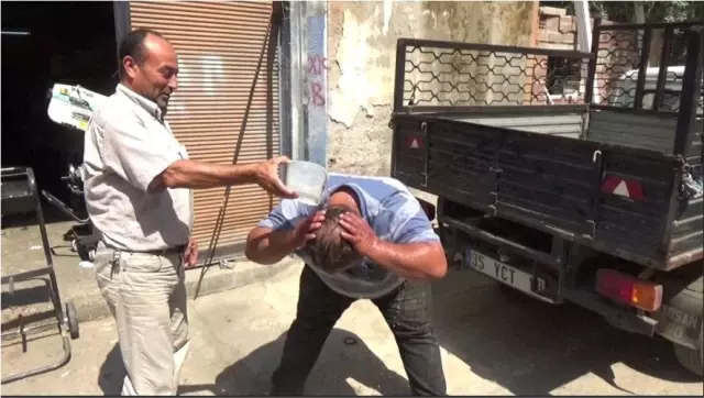 İzmir'de 42 dereceye çıkması beklenen sıcaklara karşı uyarı üstüne uyarı İzmir'de 42 dereceye çıkması beklenen sıcaklara karşı uyarı üstüne uyarı