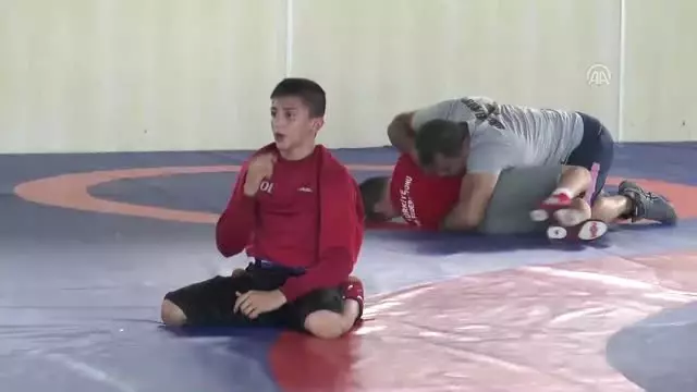 Milli güreşçilerin hedefi bu yıl Avrupa şampiyonluğu Milli güreşçilerin hedefi bu yıl Avrupa şampiyonluğu