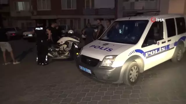 Polisin şüphelenip aradığı otomobilden pompalı tüfek ve uyuşturucu çıktı