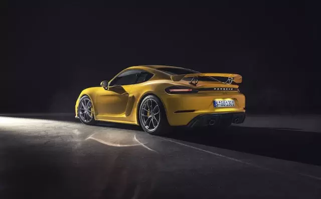 Porsche 718 Spyder ve 718 Cayman GT4, 420 Beygirlik Güç Porsche 718 Spyder ve 718 Cayman GT4, 420 Beygirlik Güç