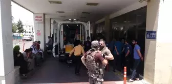 Bozova: Şanlıurfa'da aileler çatıştı, 8 kişi yaralandı! Evler ve iş yerleri ateşe verildi Bozova: Şanlıurfa'da aileler çatıştı, 8 kişi yaralandı! Evler ve iş yerleri ateşe verildi