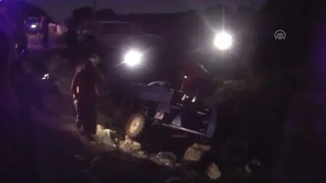Tarım aracı devrildi: 6 yaralı