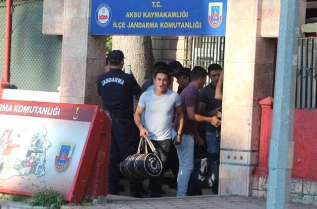 Yeni askerlik sistemi ile birlikte 6 ayını dolduran askerler terhis oldu