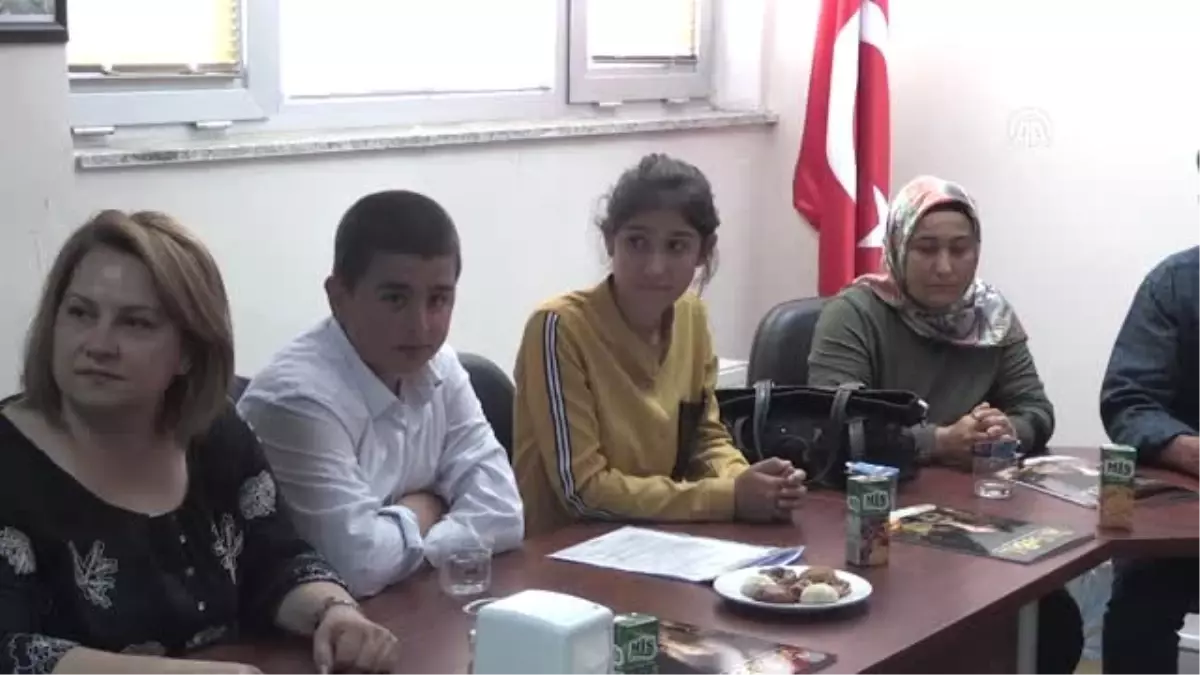 Anne babalarına yazdıkları mektuplarla ödül kazandılar