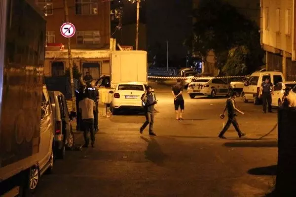 Bağcılar'da silahlı çatışma: 4 ağır yaralı