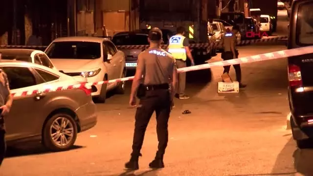 BAĞCILAR'DA SİLAHLI ÇATIŞMA: 4 AĞIR YARALI