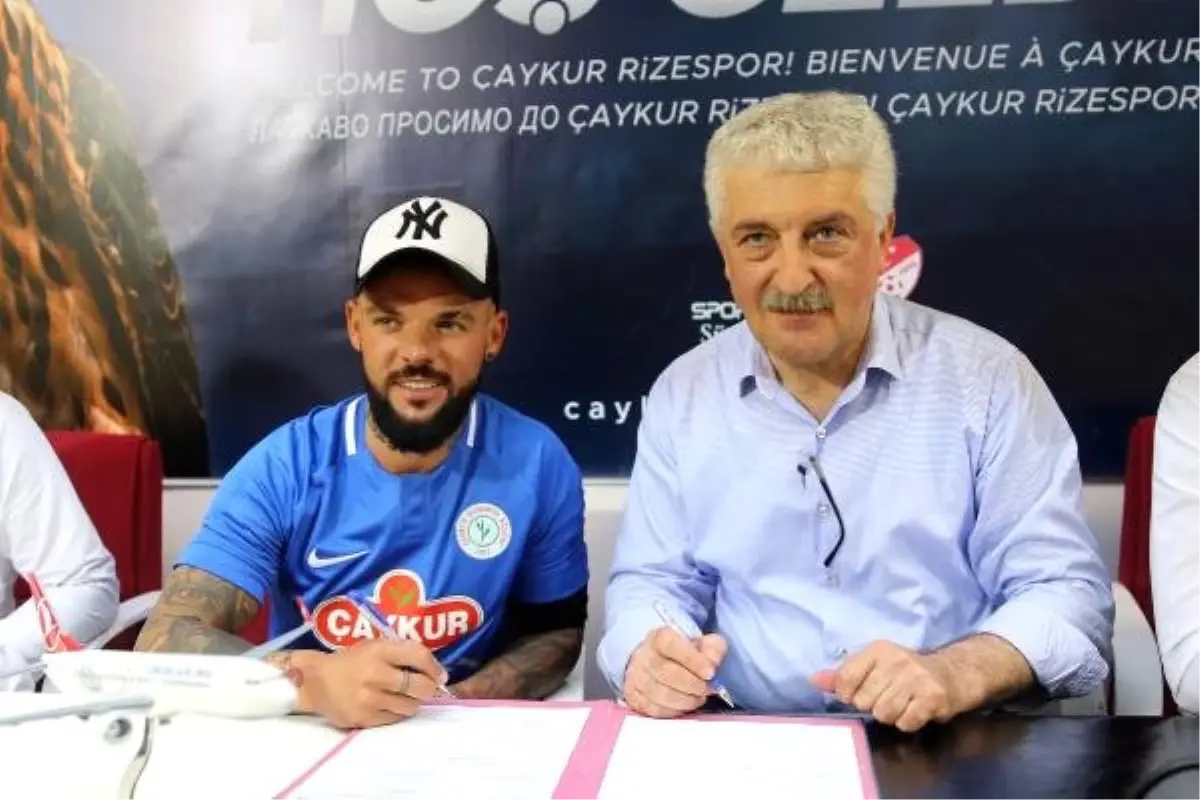 Çaykur Rizespor'da Moroziuk'tan 2 yıllık imza
