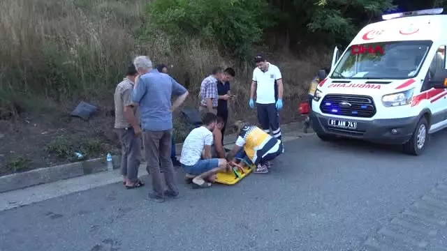 DÜZCE Tankere çarpan otomobilin sürücüsü öldü, oğlu yaralı DÜZCE Tankere çarpan otomobilin sürücüsü öldü, oğlu yaralı