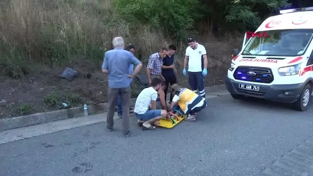 DÜZCE Tankere çarpan otomobilin sürücüsü öldü, oğlu yaralı DÜZCE Tankere çarpan otomobilin sürücüsü öldü, oğlu yaralı