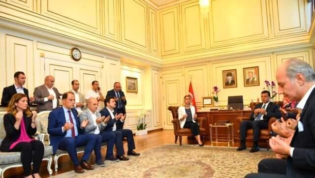 ekrem-imamoglu-ndan-ibb-makaminda-dua-ederek-12189067_7990_m.jpg