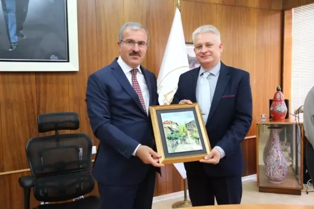 Macaristan'ın Pecs Belediyesi yetkilileri Kütahya'da Macaristan'ın Pecs Belediyesi yetkilileri Kütahya'da