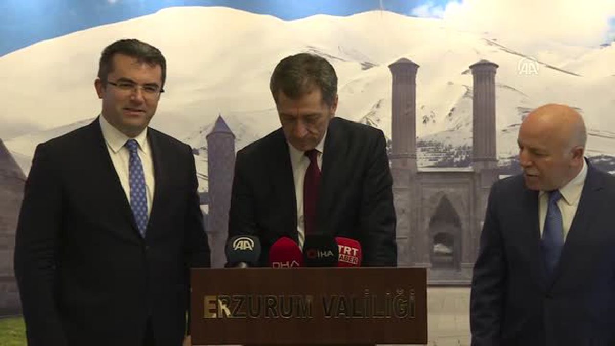 Milli Eğitim Bakanı Ziya Selçuk Erzurum'da
