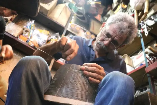 Şanlıurfa'da sıcak havayla birlikte yılan kapanı satışları arttı