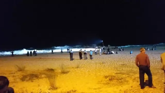 (Özel) Genç hafız dev dalgaların arasında boğularak hayatını kaybetti (Özel) Genç hafız dev dalgaların arasında boğularak hayatını kaybetti