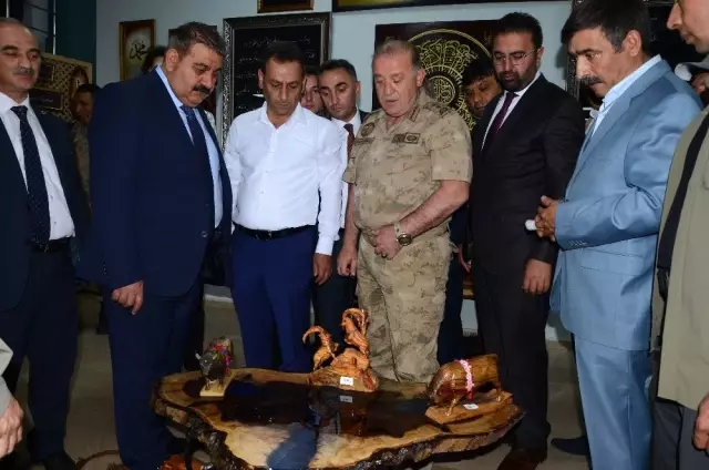 Palandöken Belediyesi'nin sergisine yoğun ilgi Palandöken Belediyesi'nin sergisine yoğun ilgi