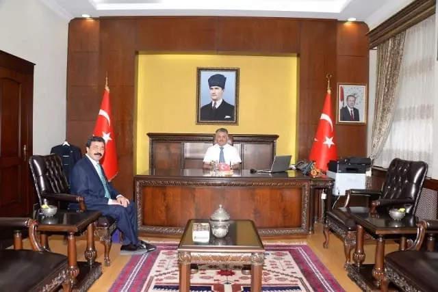 Rektör Köse, Vali Yazıcı'yı ziyaret etti Rektör Köse, Vali Yazıcı'yı ziyaret etti