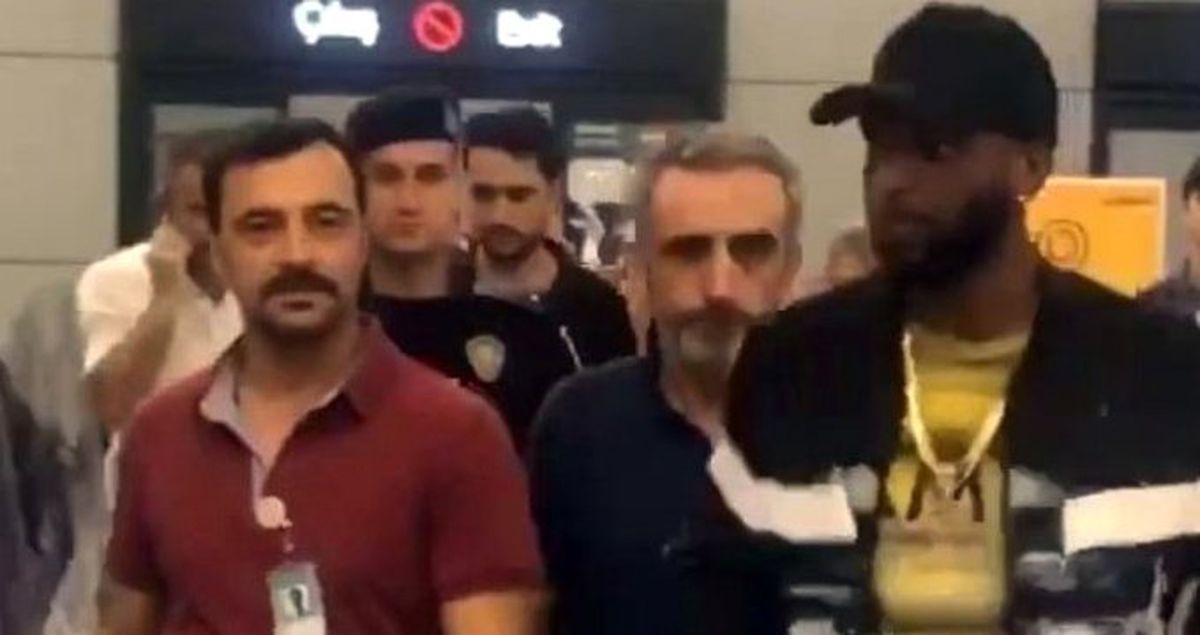 Ryan Babel İstanbul'a geldi
