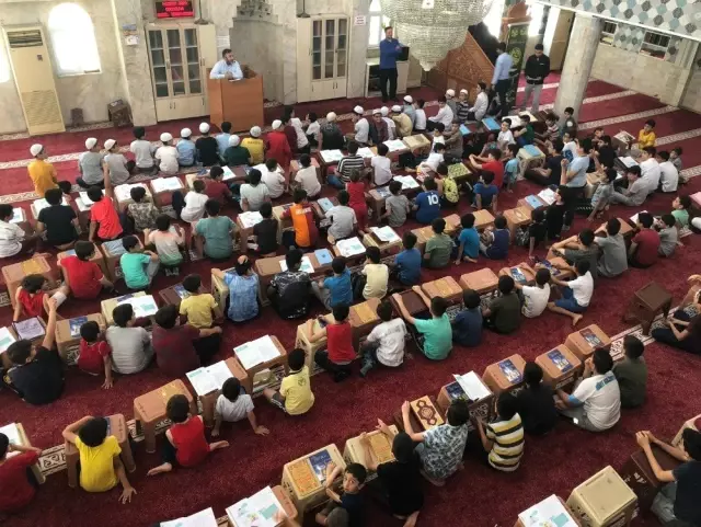 Siirt'te camiler çocuk sesleriyle yankılanıyor Siirt'te camiler çocuk sesleriyle yankılanıyor