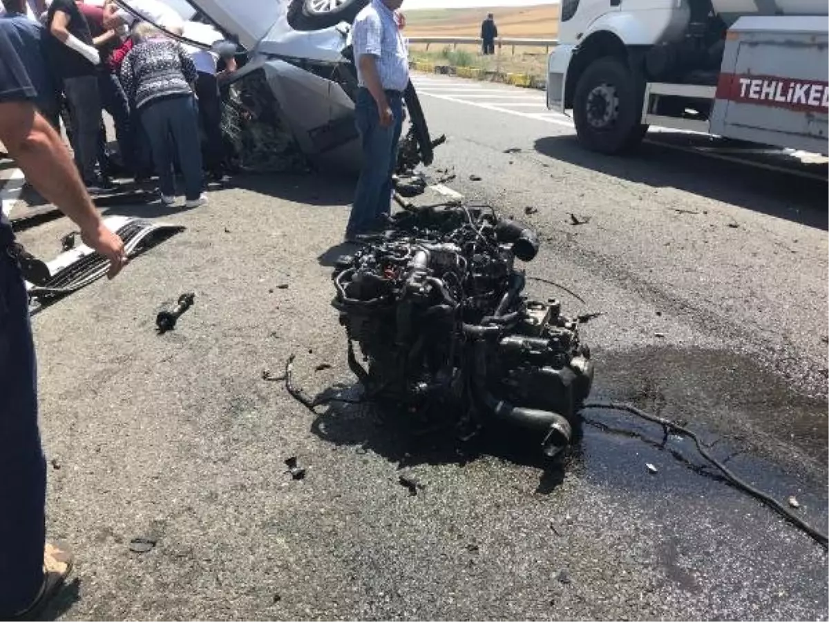 TIR'ın çarptığı otomobilin sürücüsü ağır yaralandı