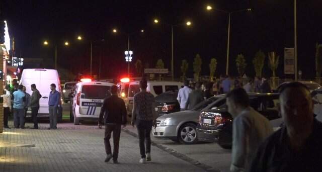 'Top oynama' yüzünden tartıştığı garsonları vurduktan sonra yanlışlıkla kardeşini de vurdu
