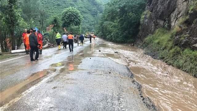 Trabzon'daki sel felaketinden korkunç görüntü! Sulara kapılma anı anbean kaydedildi