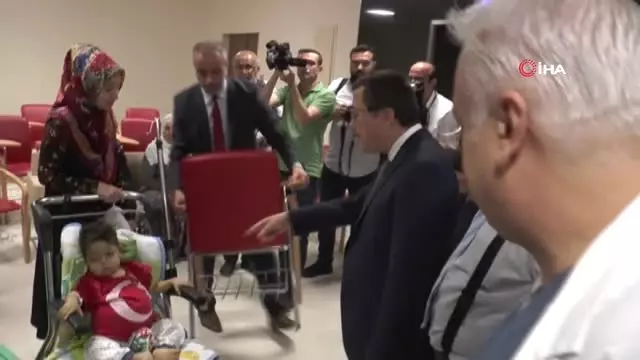 Aynı anda gerçekleştirilen 5 karaciğer naklinde mutlu son