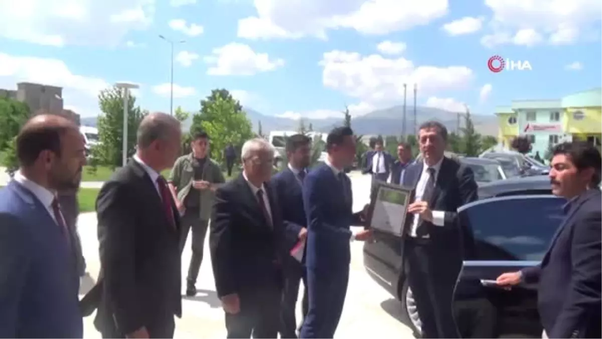 Bakan Selçuk, Niğde'de öğretmenlerle buluştu