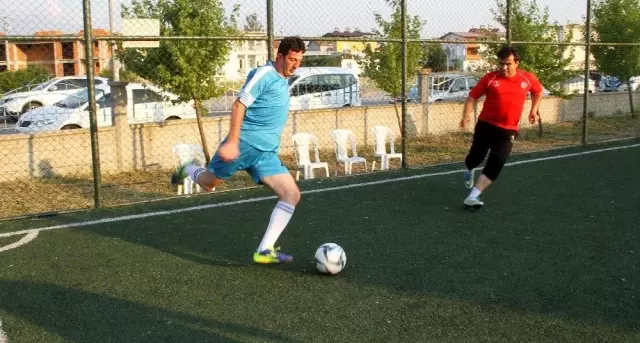 Seydikemer'de mahalleler arası futbol turnuvası Seydikemer'de mahalleler arası futbol turnuvası
