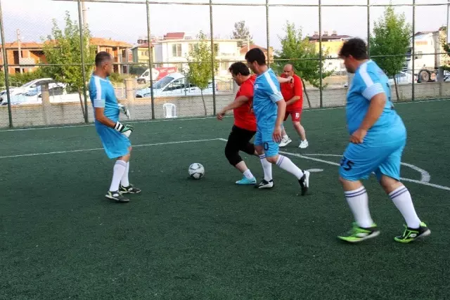 Seydikemer'de mahalleler arası futbol turnuvası Seydikemer'de mahalleler arası futbol turnuvası