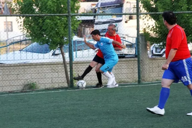 Seydikemer'de mahalleler arası futbol turnuvası Seydikemer'de mahalleler arası futbol turnuvası