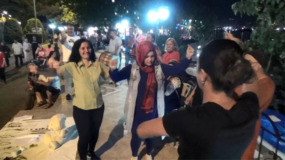 Takı satan kadınlardan davullu zurnalı eylem