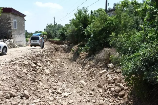 Tarsus'ta sel felaketinin yaraları sarıldı Tarsus'ta sel felaketinin yaraları sarıldı