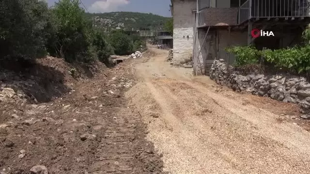 Tarsus'ta sel felaketinin yaraları sarıldı Tarsus'ta sel felaketinin yaraları sarıldı