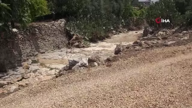 Tarsus'ta sel felaketinin yaraları sarıldı Tarsus'ta sel felaketinin yaraları sarıldı
