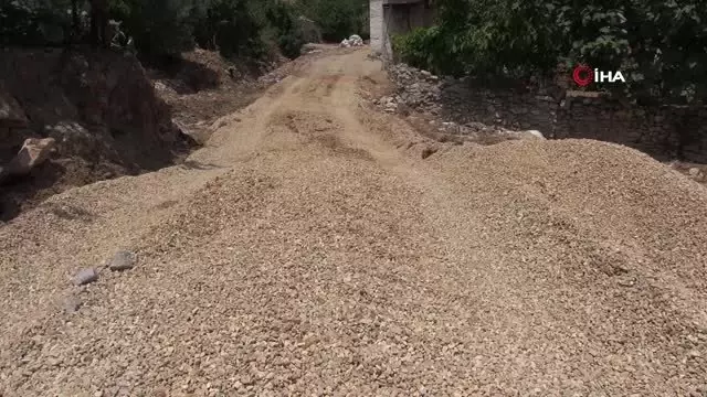 Tarsus'ta sel felaketinin yaraları sarıldı Tarsus'ta sel felaketinin yaraları sarıldı