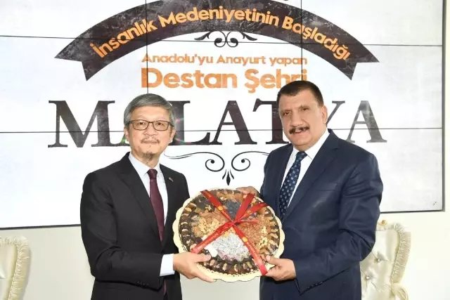 Tayvanlı bürokrattan Gürkan'a ziyaret Tayvanlı bürokrattan Gürkan'a ziyaret