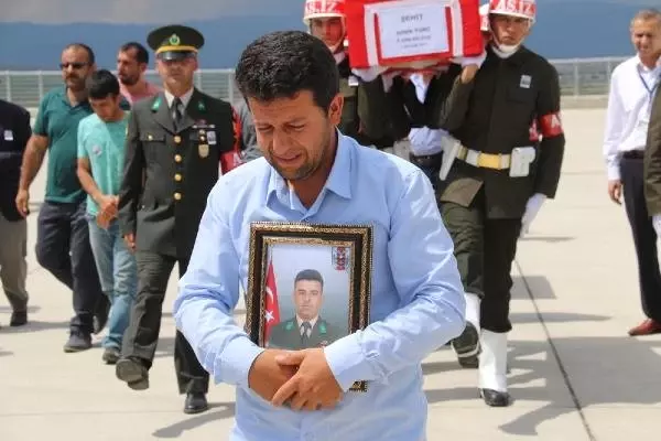 Tutak'a şehit ateşi düştü (2) Tutak'a şehit ateşi düştü (2)